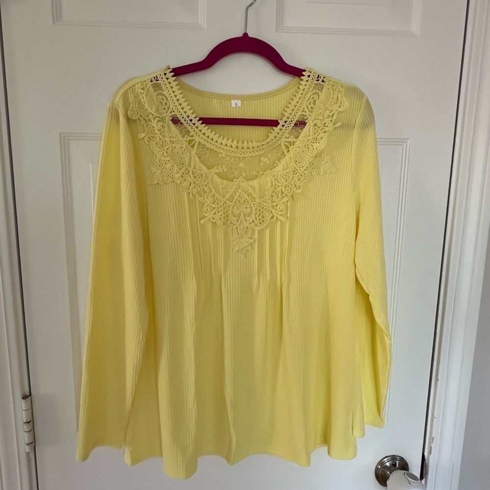 NWT 🔥 Lace collar long sleeve shirt size L